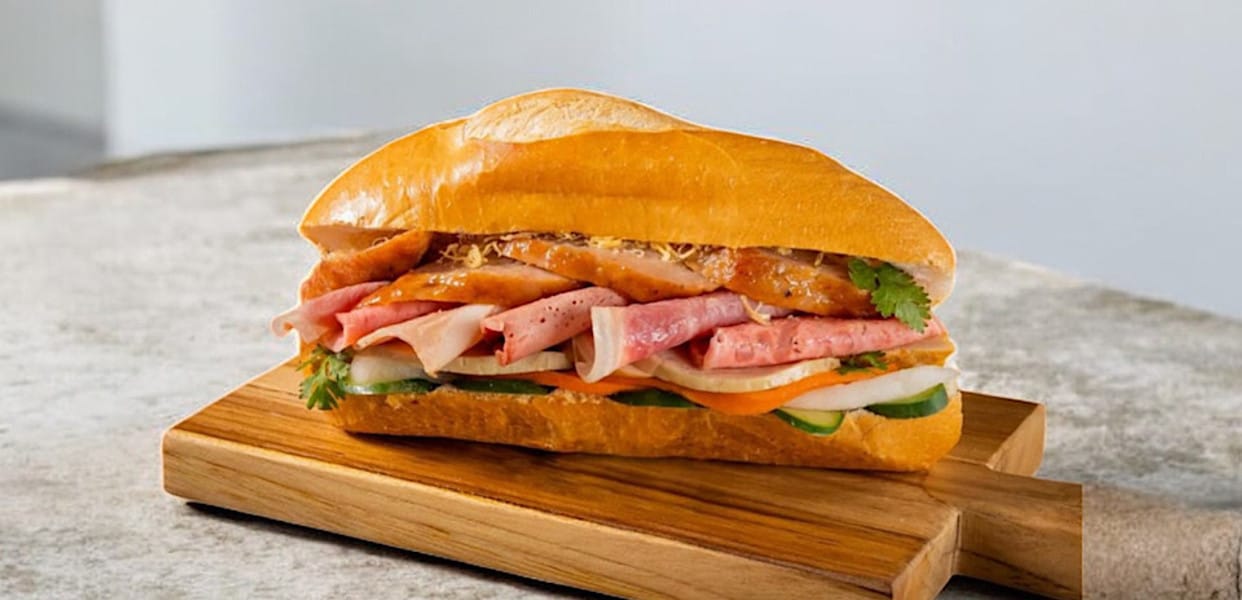 Bánh Mì Sài Gòn Khác Gì Bánh Mì Hà Nội, Hội An, Đà Nẵng?