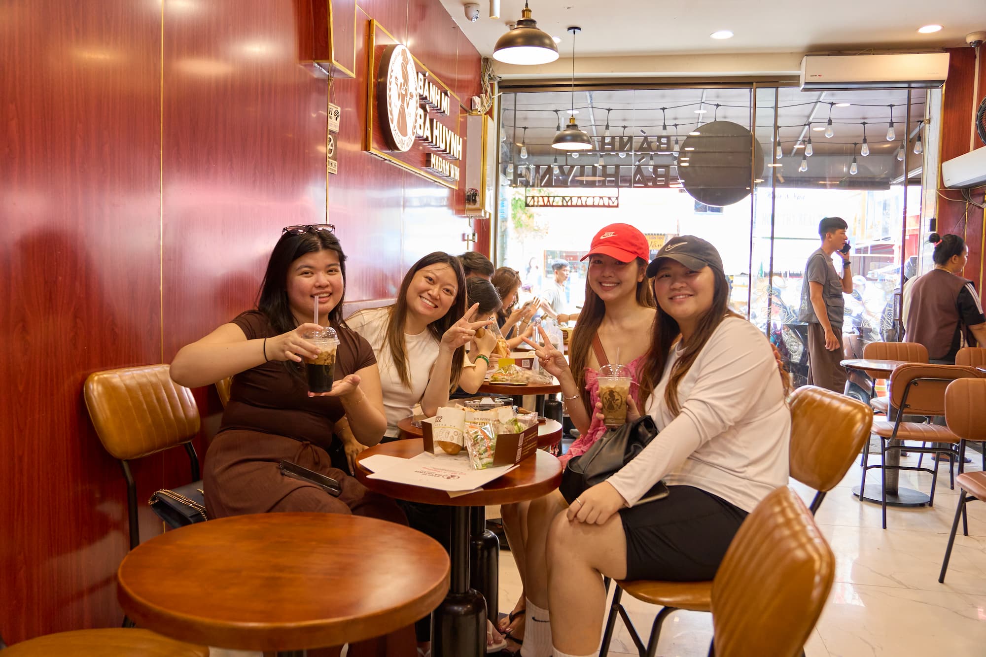 banh-mi-ba-huynh-madam-win-top-10-dianping-quy-ii-2026